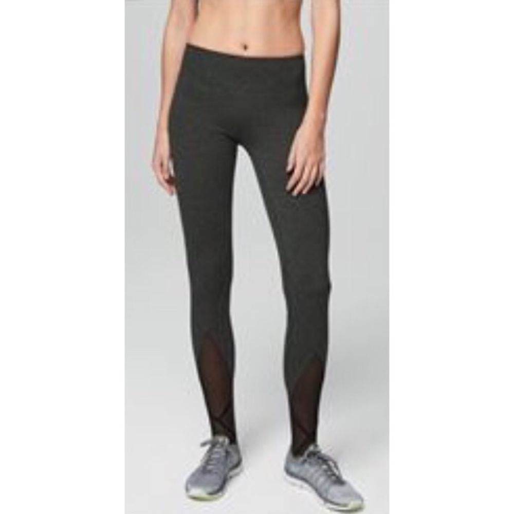 ✨ MAKE OFFER ✨

{LIVE LOVE DREAM} MID RISE STIRRUP YOGA LEGGINGS
